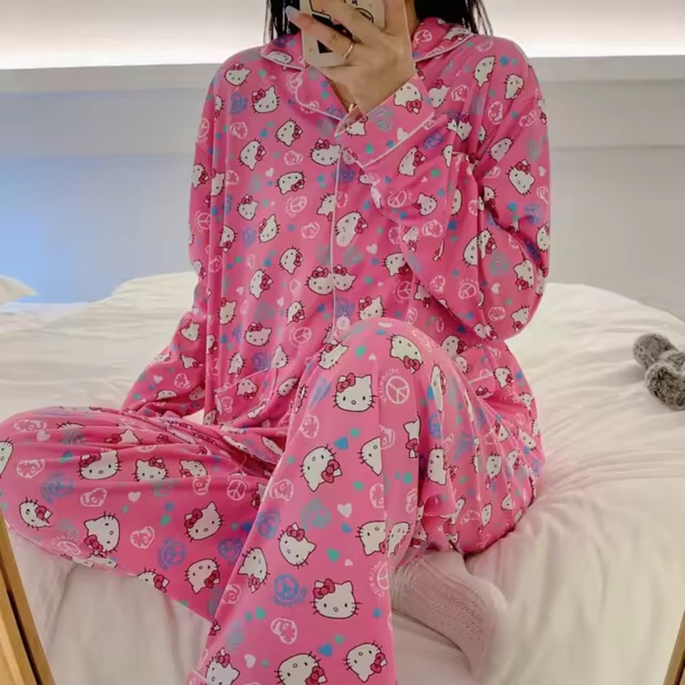 Hello Kitty PJ set ✌🏼☮️ - Picture 5 of 15